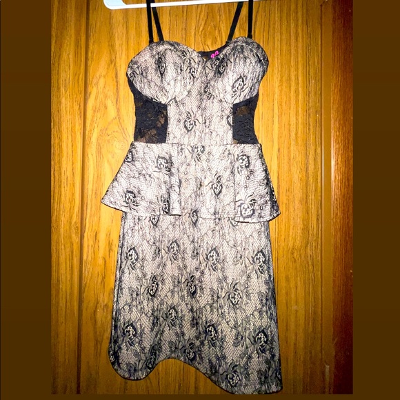 Spaghetti strap mini dress - Picture 1 of 3